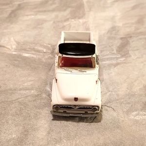 Matchbox 1955 Ford F 100 Models of Yesteryear I:43 Scale